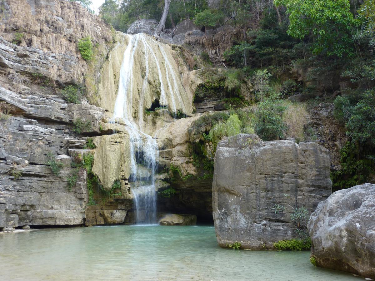 Chutes sur le fleuve Tsiribihina sur l'île de Madagascar dans mon article Visiter Madagascar : sur la route des baobabs sur la côte ouest de l'île de Madagascar #madagascar #voyage #afrique #itineraire #ile