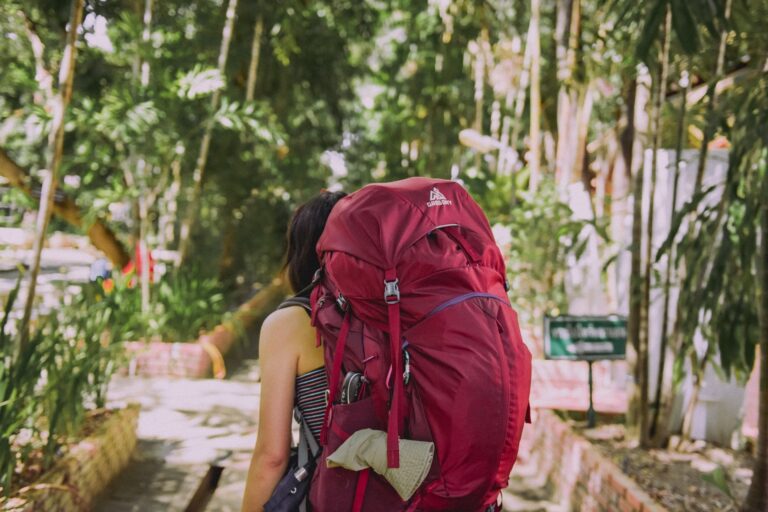 Faire un voyage en solo dans mon article Voyage en solo : mes trucs et astuces lorsqu'on décide de voyager seul #voyage #voyagerensolo #voyagerseul #solo