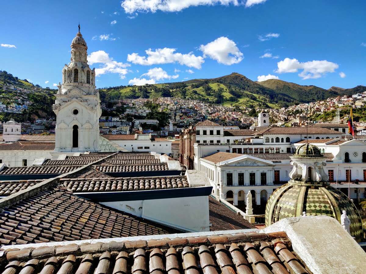Quito, la capitale de l'Équateur dans mon article Visiter l'Équateur : Itinéraire en Équateur au coeur des montagnes et des volcans #sierra #equateur #itineraire #voyage #ameriquedusud