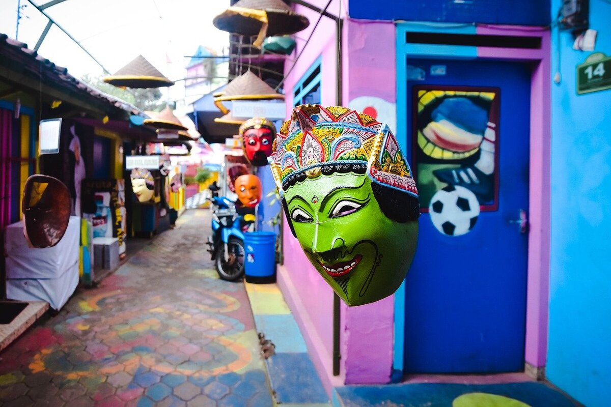 Projet artistique dans un bidonville dans mon article La visite des bidonvilles sous un angle touristique, pour ou contre ? #bidonville #favela #pauvrete #tourisme