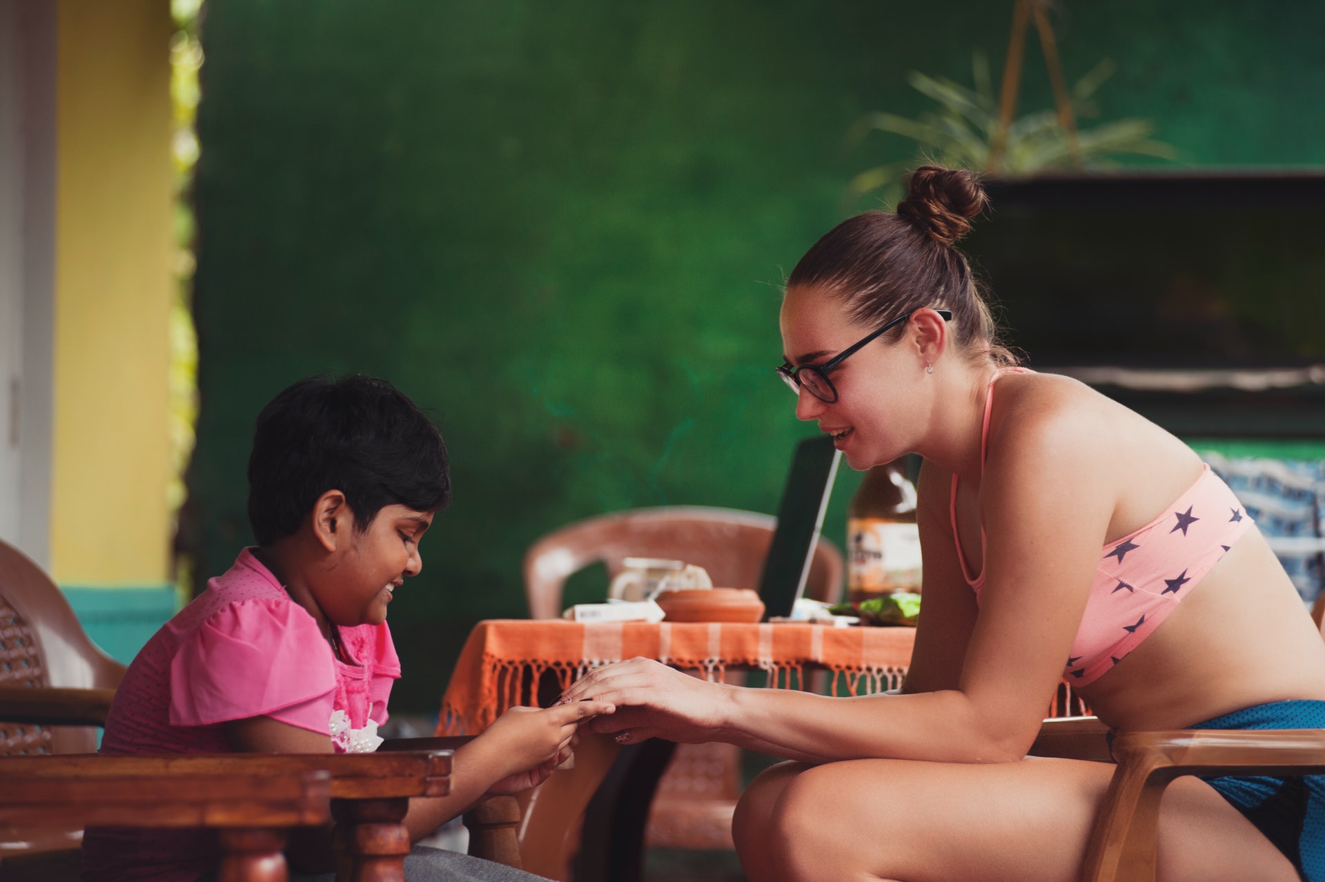 Les effets positifs du volontourisme dans mon article Le volontourisme : comment faire du tourisme solidaire qui laisse un impact positif #volontourisme #tourismesolidaire #cooperation #voyage