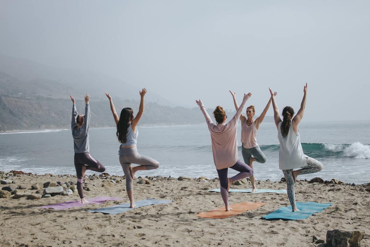 Voyage de yoga pour un séjour axé sur le bien-être dans mon article Séjour de bien-être : s'organiser un voyage de mieux-être pour prendre soin de soi #voyage #sejour #bienetre #sante