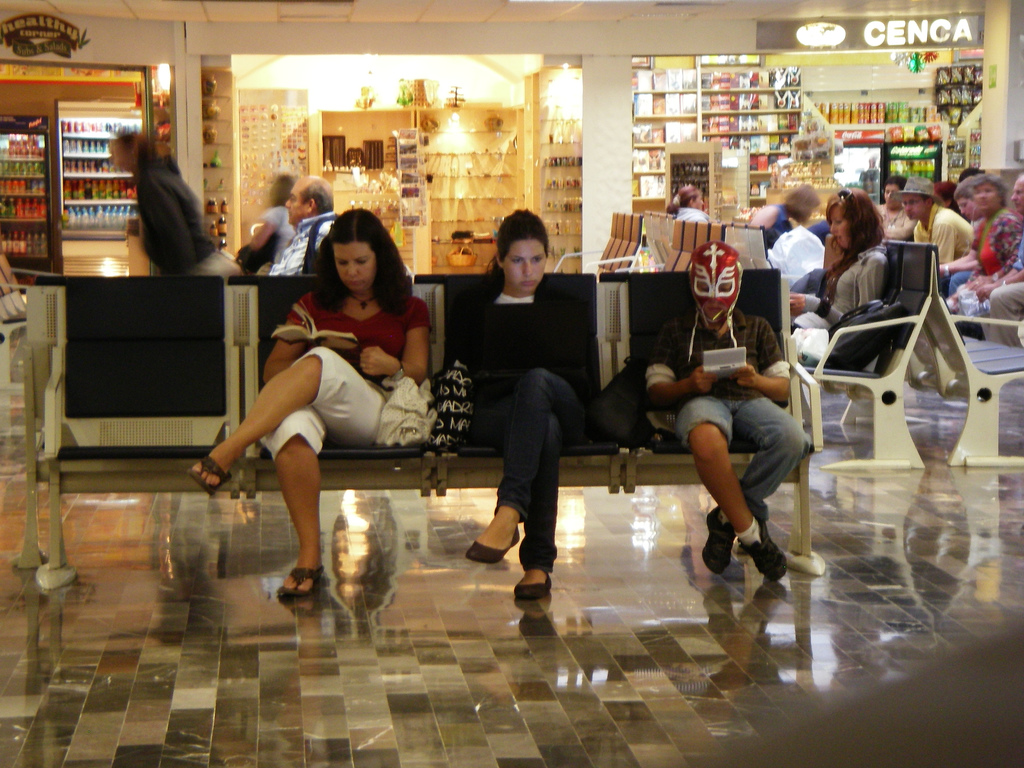 Temps d'attente à l'aéroport lors d'une longue escale dans mon article Vol avec escale : Que faire lors d'une longue escale à l’aéroport pour profiter #aeroport #escale #vol
