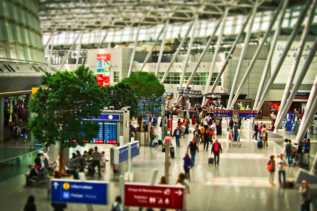 Visiter l'aéroport pour s'occuper durant sa longue escale dans mon article Vol avec escale : Que faire lors d'une longue escale à l’aéroport pour profiter #aeroport #escale #vol
