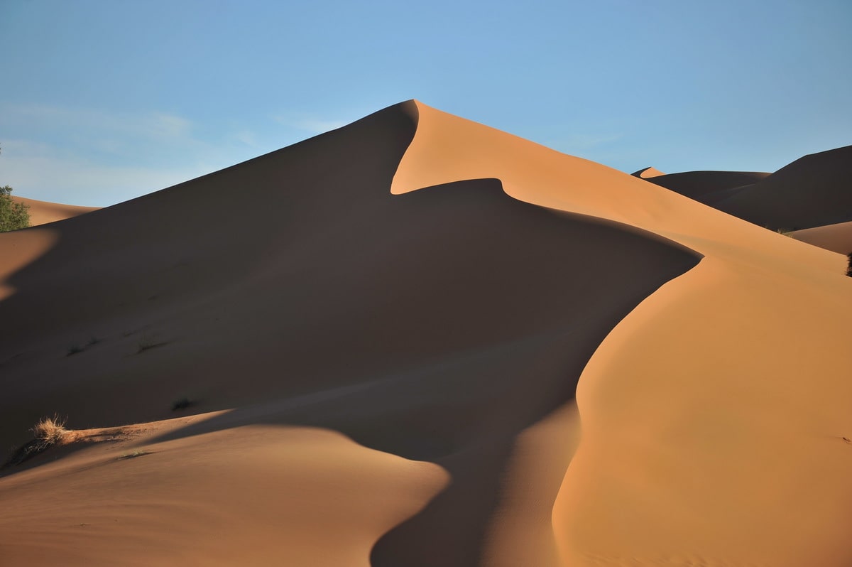 Dunes du désert au Maroc dans mon article L'expérience du Trek Rose Trip au Maroc : se perdre pour mieux se retrouver #trek #maroc #trekrosetrip